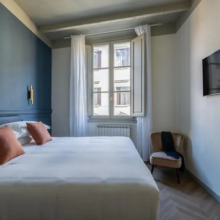 Flora Deluxe Apartment